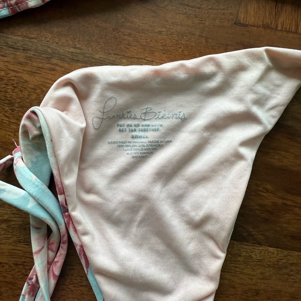 FRANKIES BIKINIS: WILDFLOWER CROCHET BIKINI SET size SMALL - Picture 5 of 11